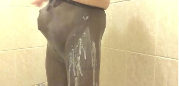 trendsShower jerk off and cum in black pantyhose